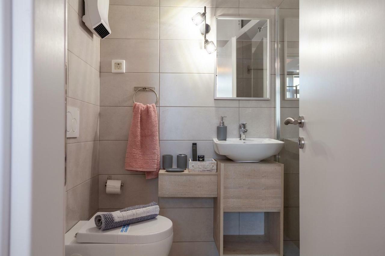 Appartamento Aristophanes Luxury Flat Psyrri Square Atene Esterno foto